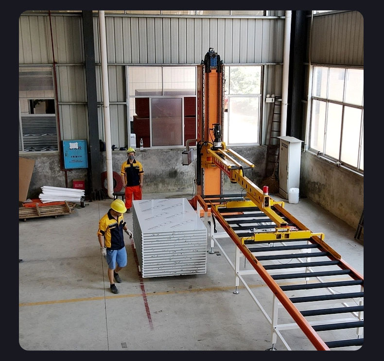 彩鋼巖棉夾心板生產(chǎn)廠家