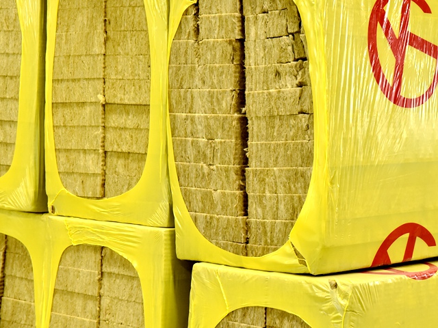 防火巖棉板材料倉(cāng)庫(kù)實(shí)景