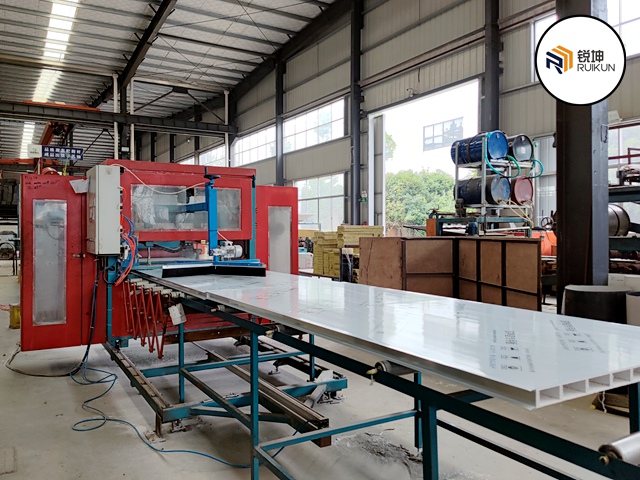 012 中空玻鎂板生產(chǎn)車間s.jpg